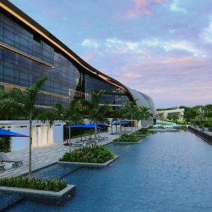 Dusit Executive City Twin